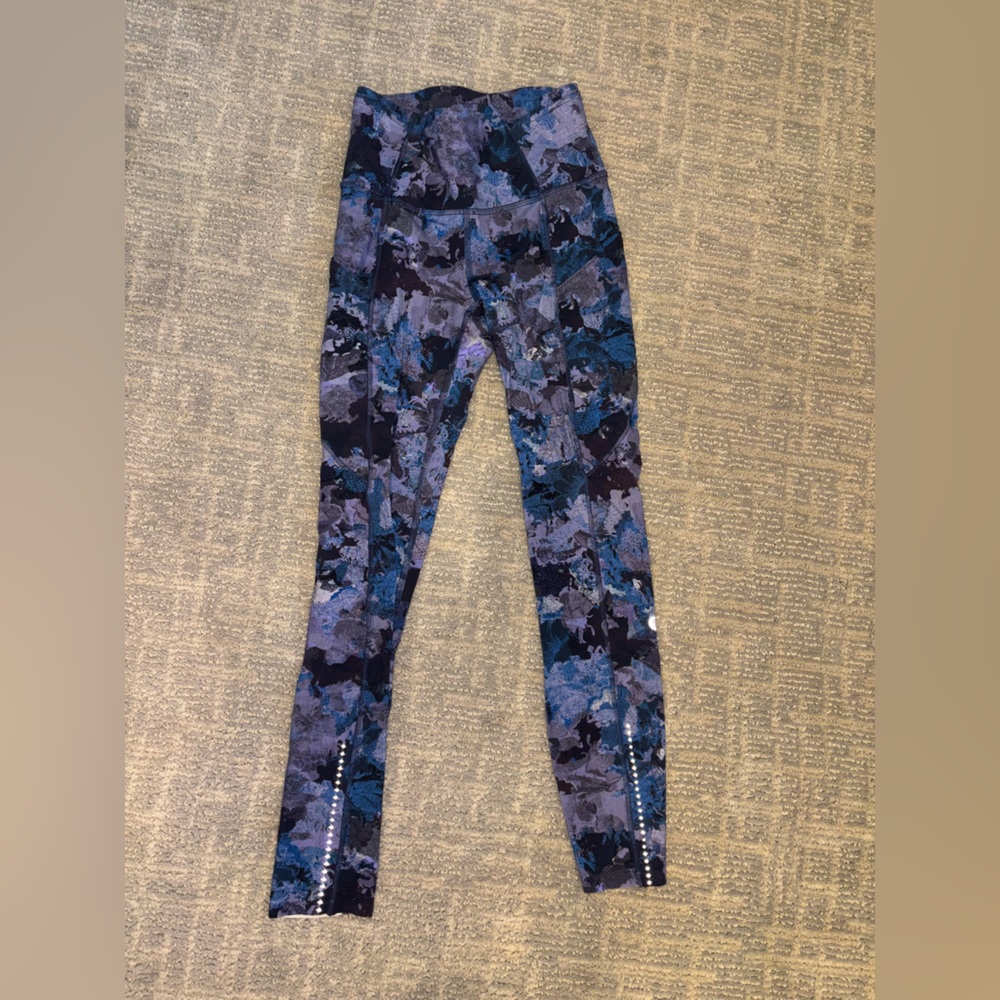 Lululemon Athletica Blue and Black Patterned Leggings
